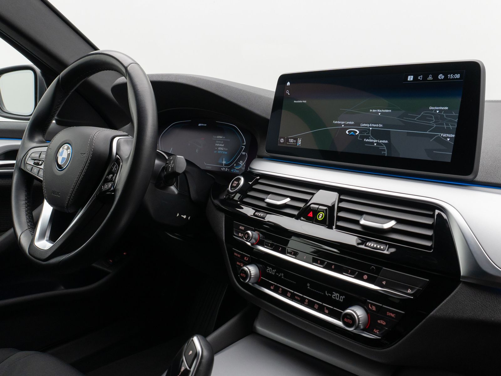 Fahrzeugabbildung BMW 530e xD HUD DAB CockPitPro PDC Komfort Alarm LED
