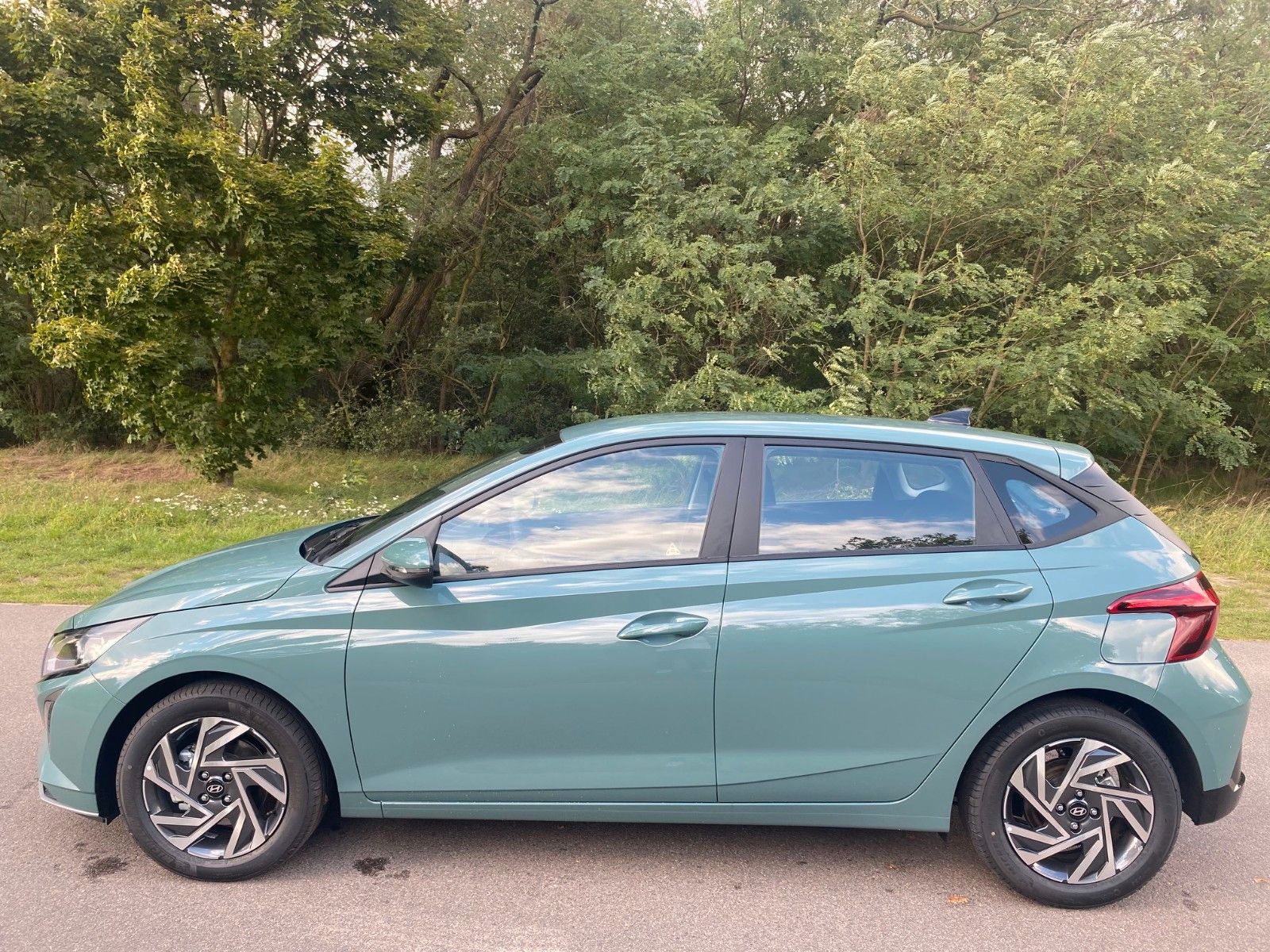 Fahrzeugabbildung Hyundai i20 1.0 T-GDI Trend *Navi*Sitzhzg*BOSE*DCT*RFK*