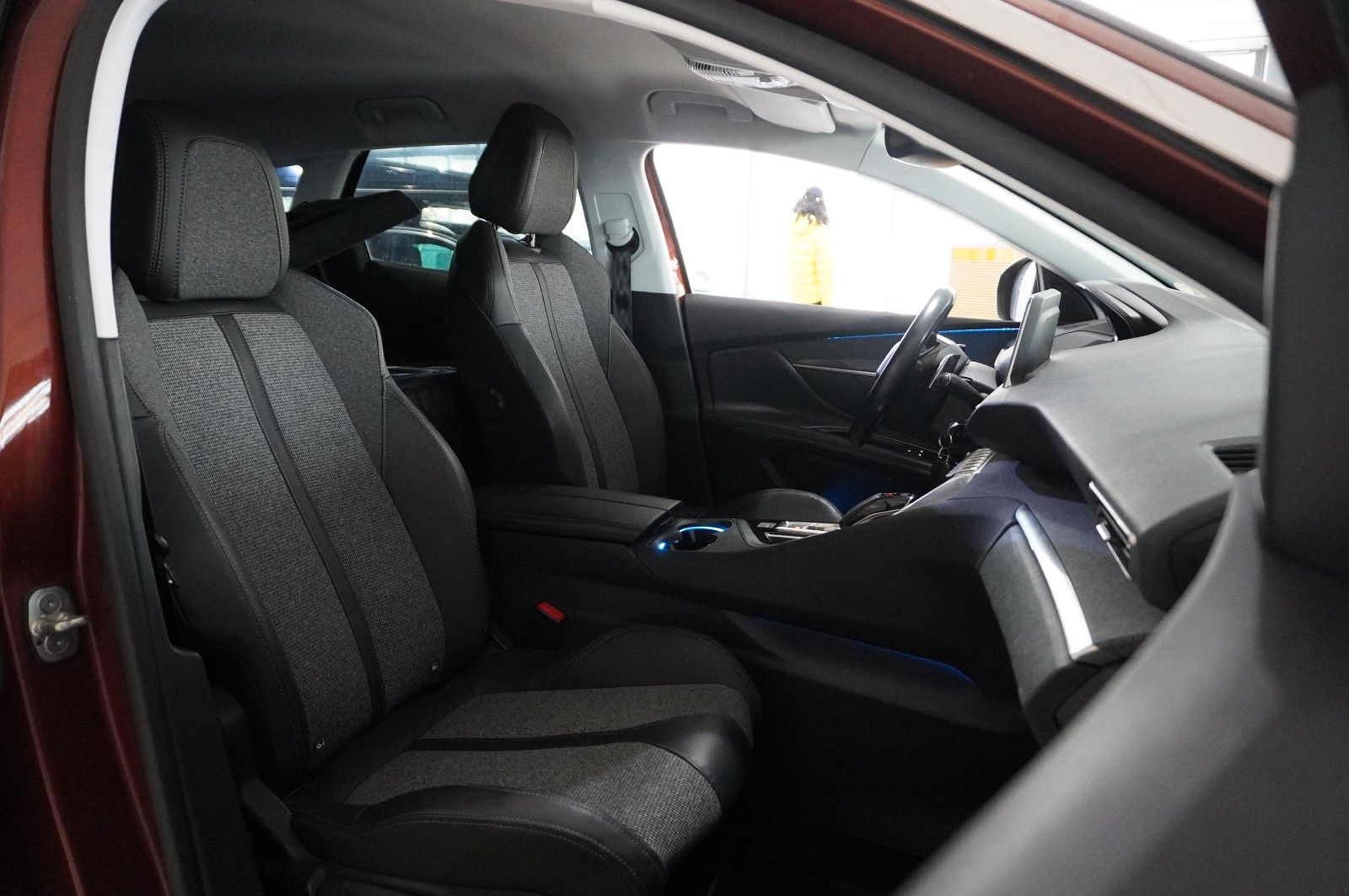 Fahrzeugabbildung Peugeot 3008 1.2 ALLURE NAVI/LED/VIRTU./SHZ/TEMP./NEBEL