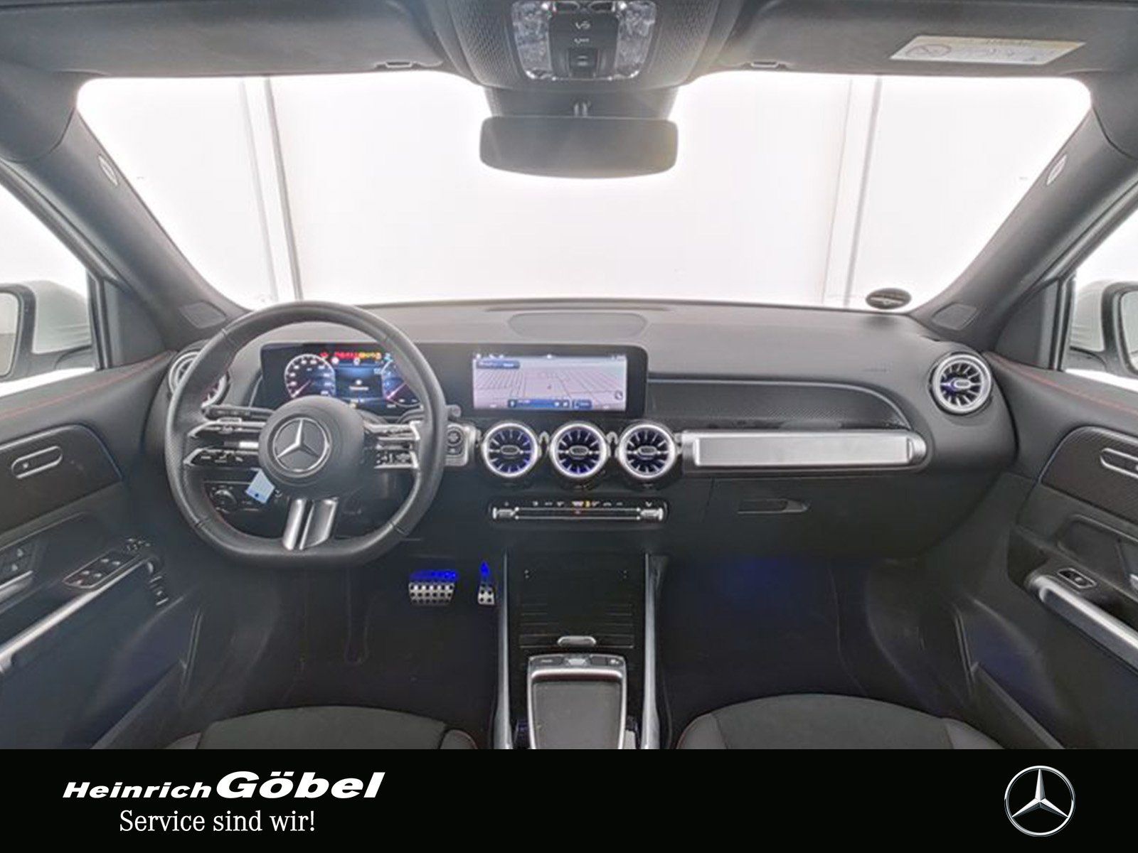 Fahrzeugabbildung Mercedes-Benz GLB 180 AMG+PANO+LED+AMBIENTE+NAVI+KAMERA+WINTER