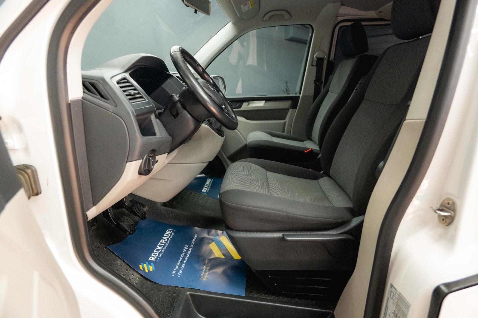 Fahrzeugabbildung Volkswagen T6 Transporter Kombi 8 Sitze *Klima*TÜV Neu*