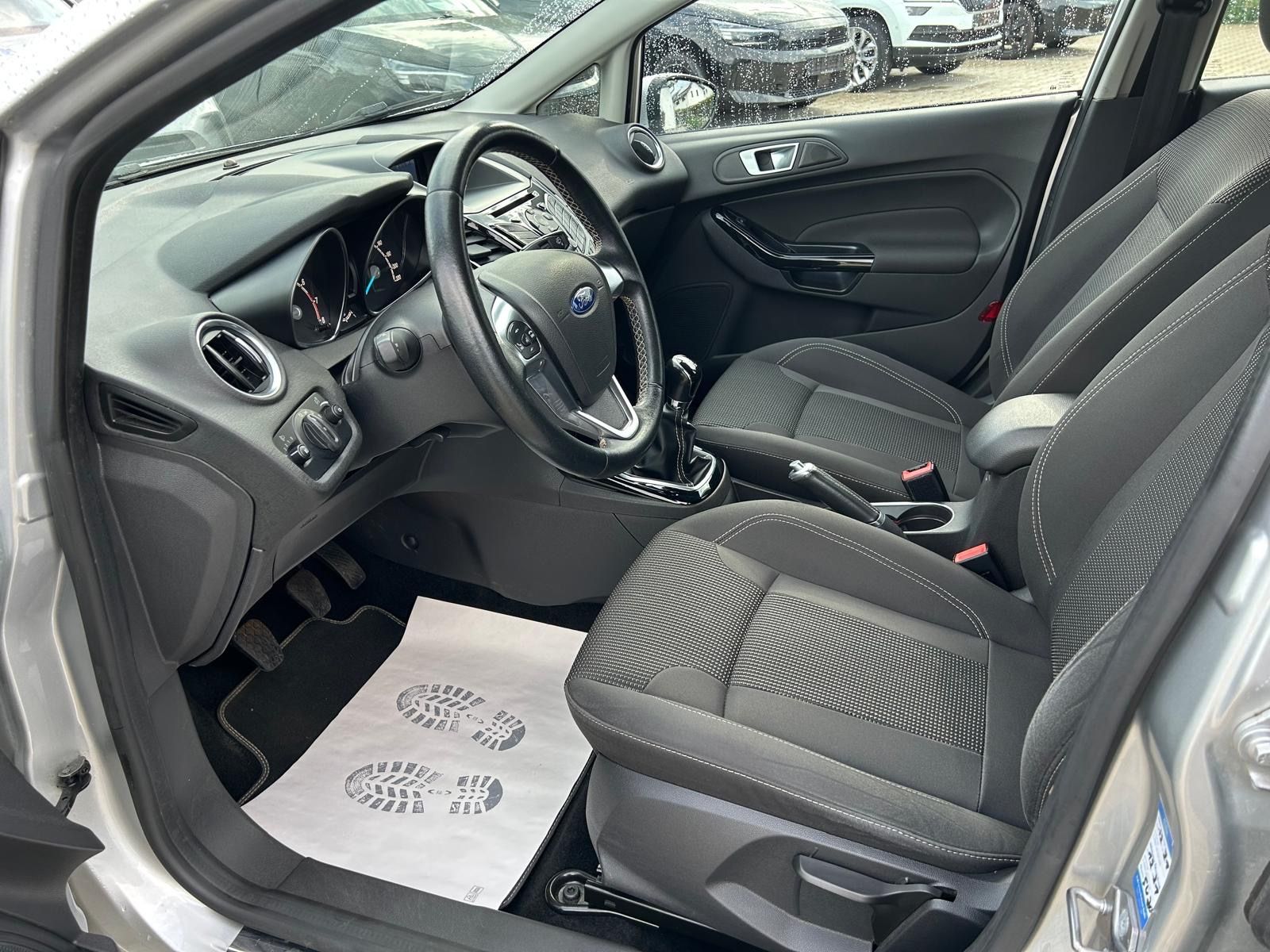 Fahrzeugabbildung Ford Fiesta Titanium