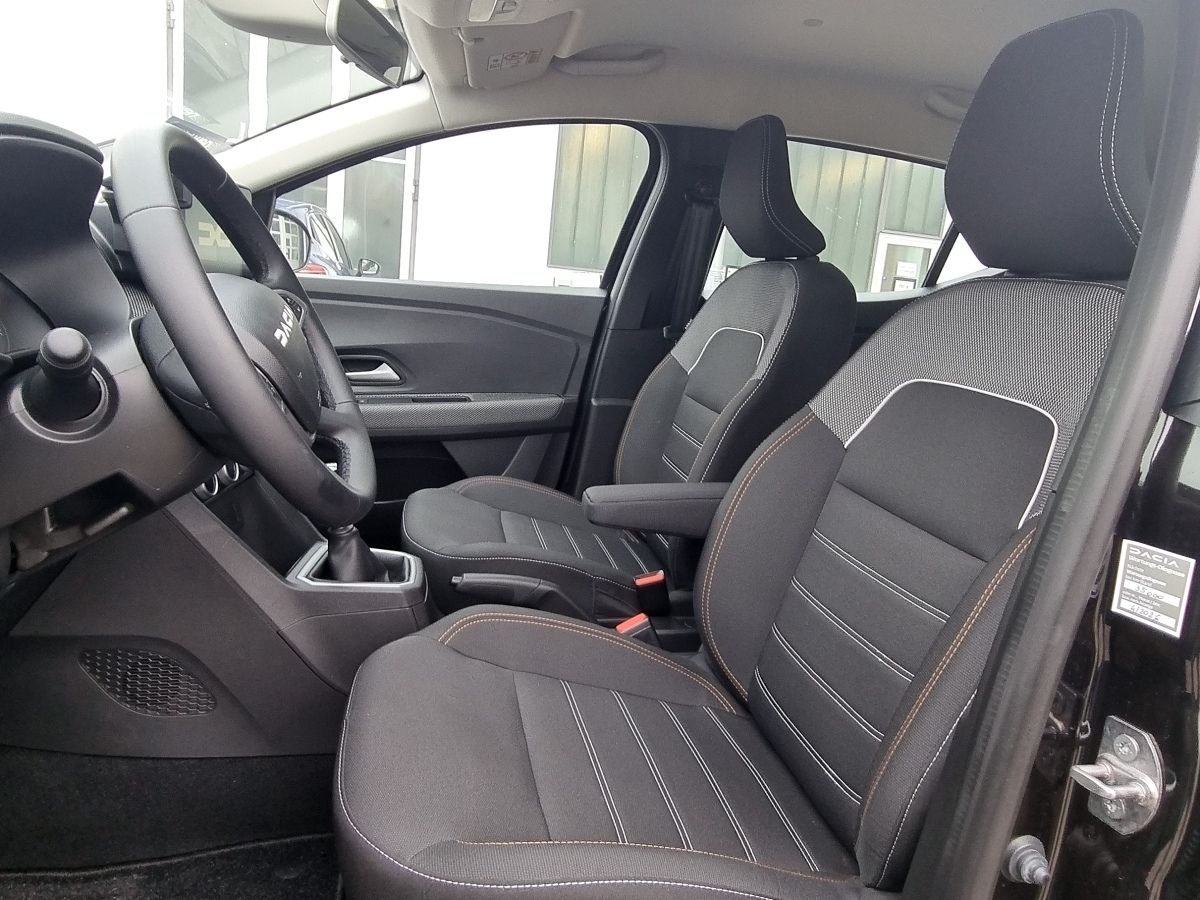 Fahrzeugabbildung Dacia Sandero Stepway Expression TCe 90