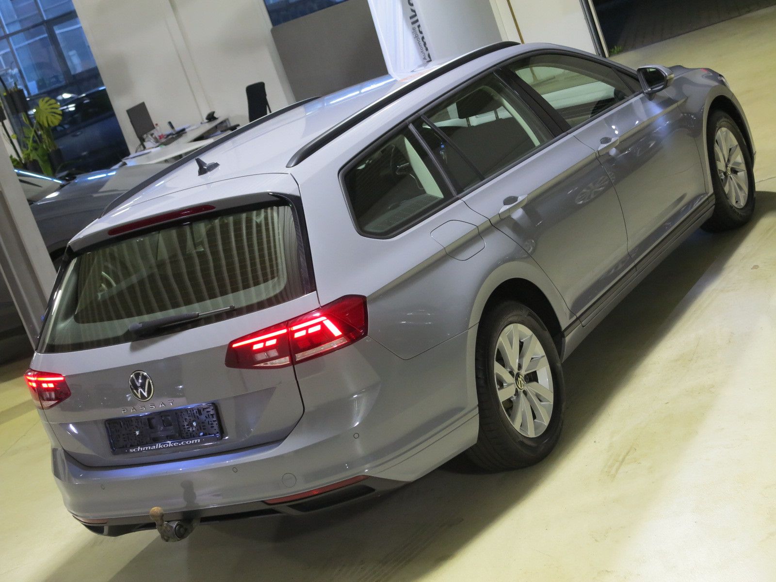 Volkswagen Passat Variant 2.0 TDI SCR DSG7 AHK Navi ACC DAB imagem 3