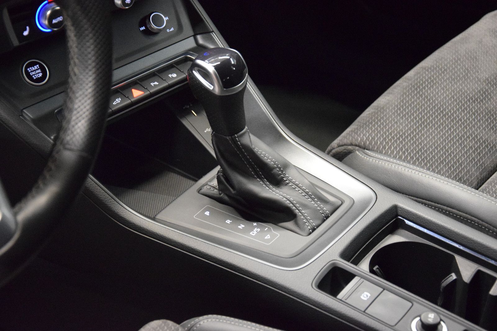 Fahrzeugabbildung Audi Q3 Sportback 45 TFSI e S line ACC Ambiente el.Hk