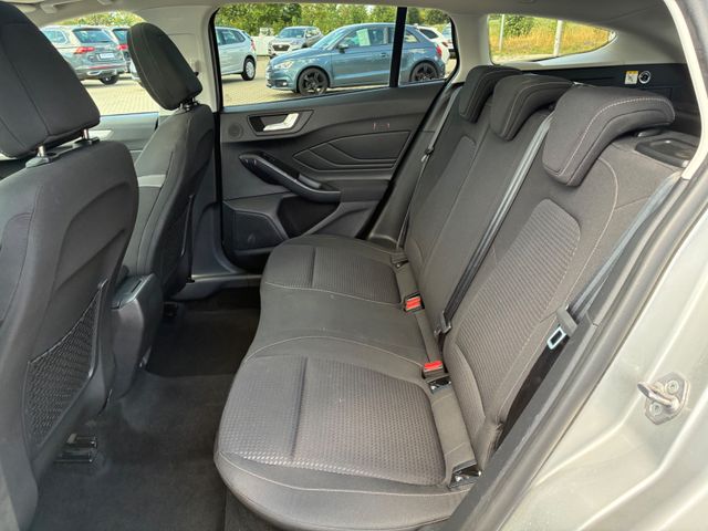 Fahrzeugabbildung Ford Focus 2,0 EcoBlue Turnier >AHK/Standheiz/PANO