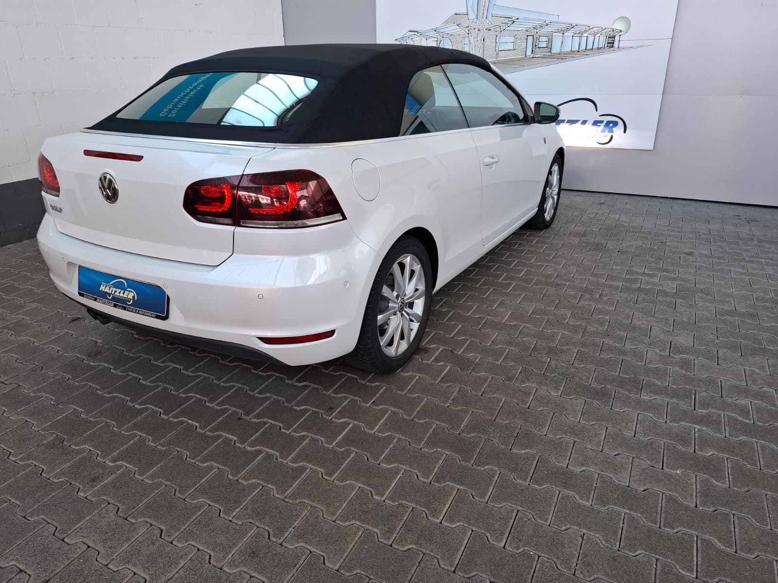 Fahrzeugabbildung Volkswagen Golf VI Cabriolet 2.0 TDI DSG Karmann +AHK +DCC