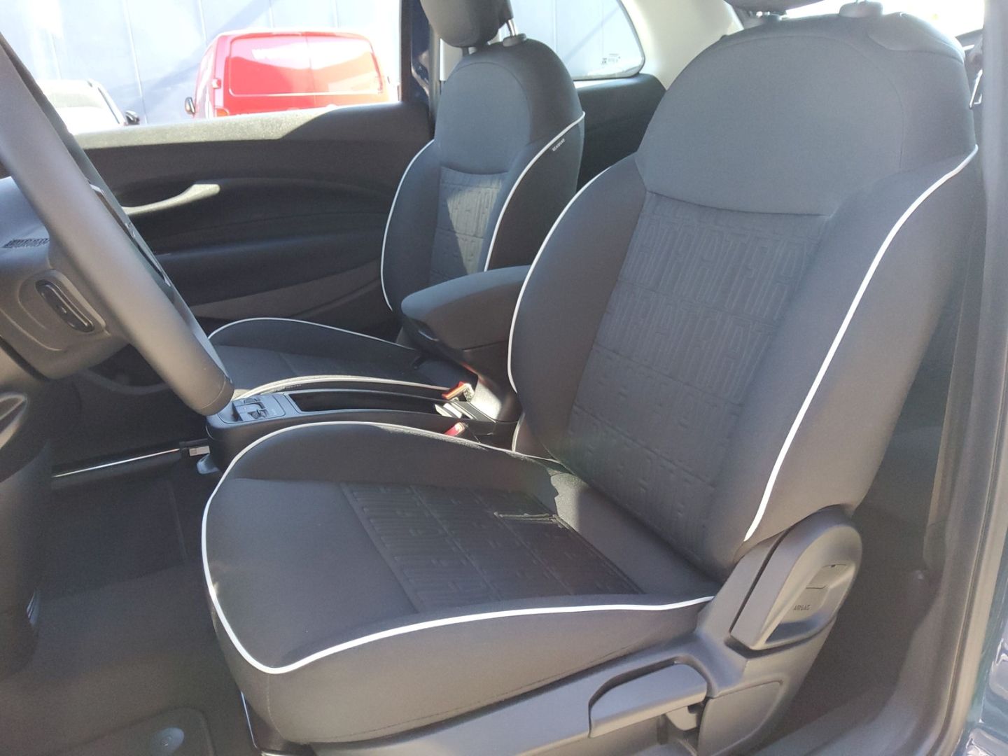 Fahrzeugabbildung Fiat 500e LED SHZ PDC DAB 360°DroneView Keyless CarPl