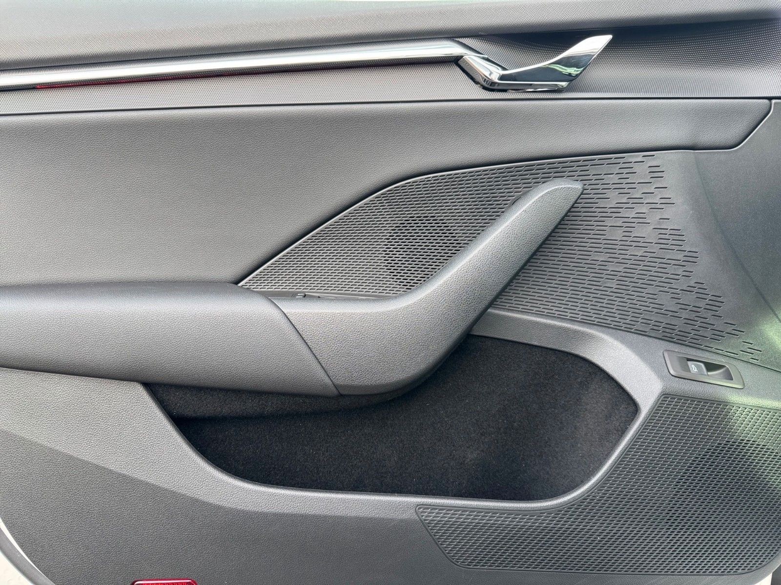 Fahrzeugabbildung SKODA Octavia Combi Style First Edition 2.0 TDI