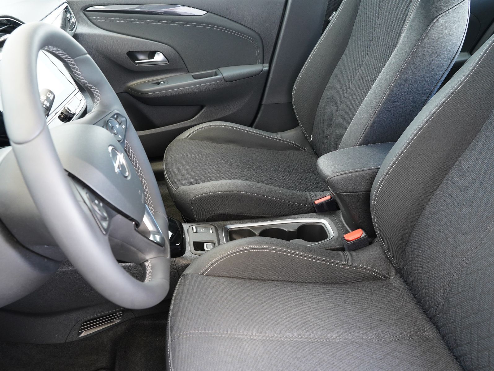 Fahrzeugabbildung Opel Corsa F e Elegance 11KW/LED/DAB/CARPLAY/SOH