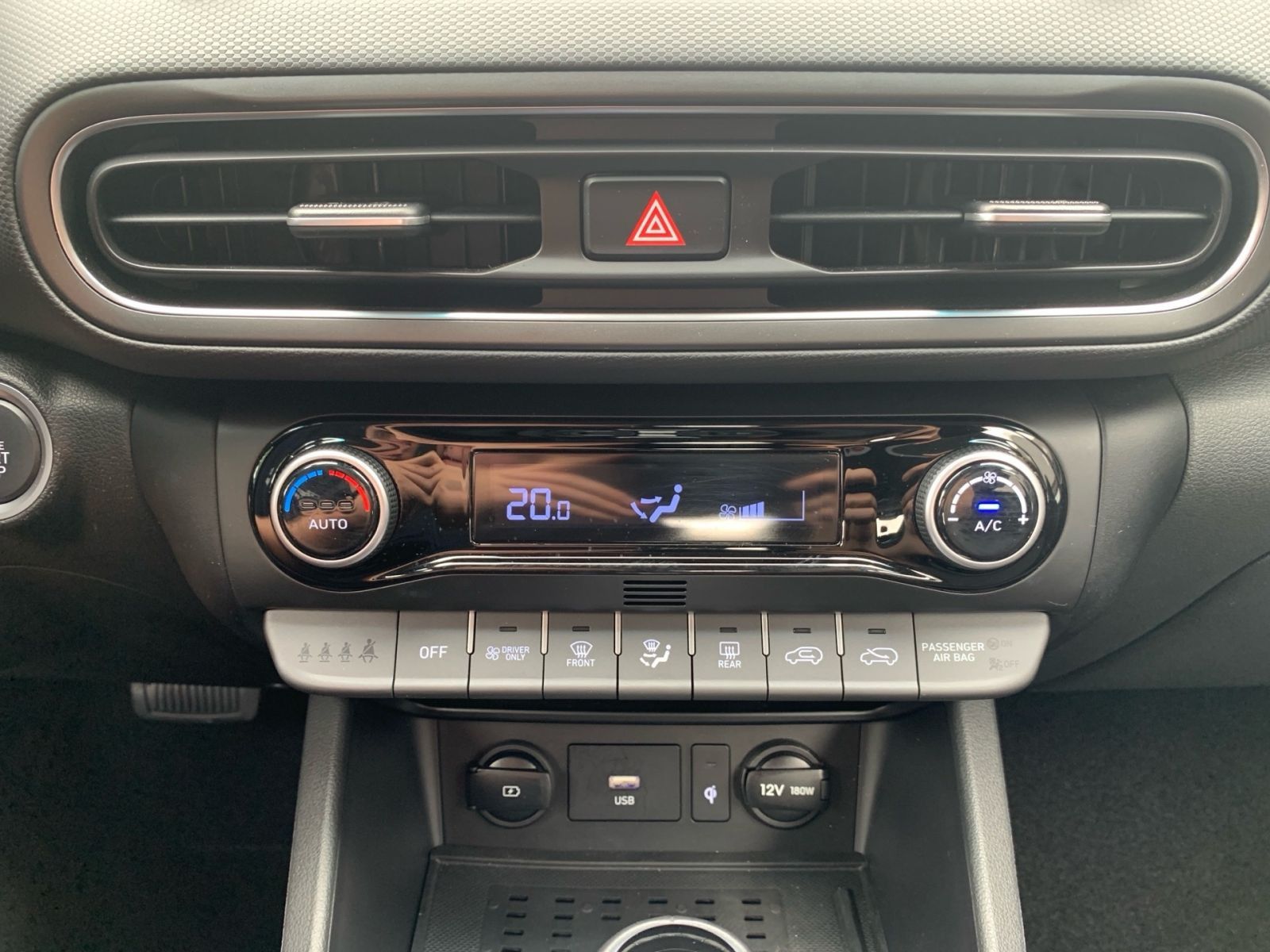 Fahrzeugabbildung Hyundai Kona 1.6 GDI Trend Hybrid LED Navi Kamera