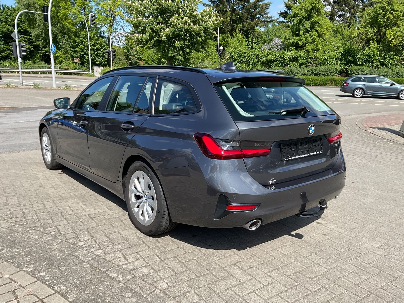 Fahrzeugabbildung BMW 320d xDrive Touring,AHK,LED,Navi,VirtualCockpit