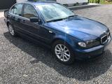 BMW 318i BMW Limousine EZ 2004 dunkelblau - BMW 318 aus 2004: 318d