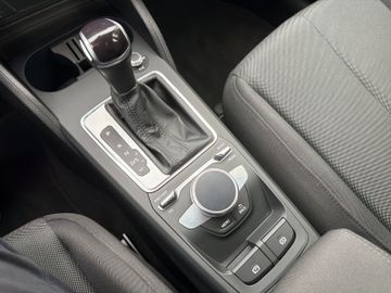 Audi Q2 35 TFSI Advanced KAMERALEDTEMPOMAT