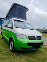 Volkswagen T5 Camper mit Schlafdach und TÜV - Volkswagen grün