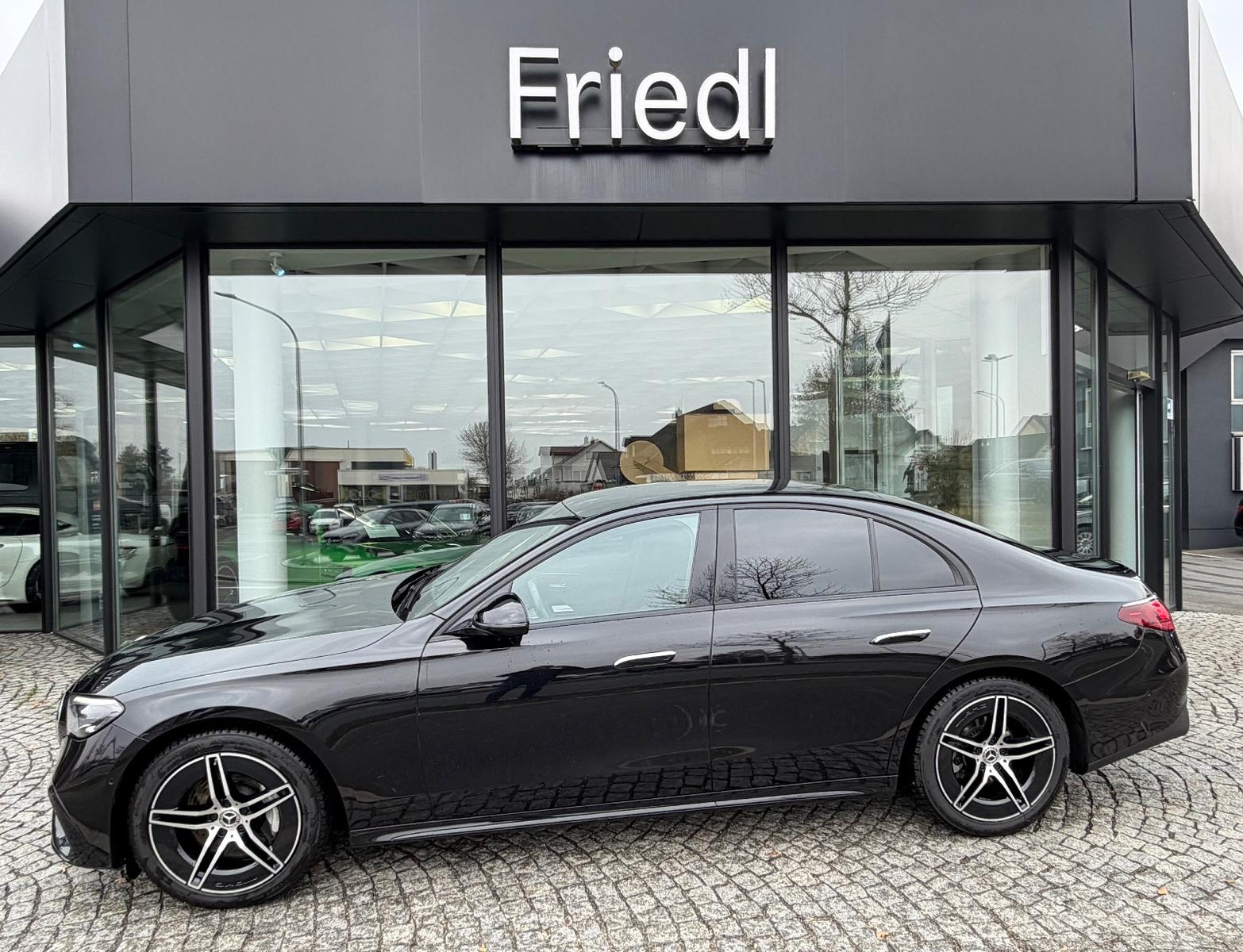 Mercedes-Benz E 200 AMG Night, Distronic, Kamera, Keyless