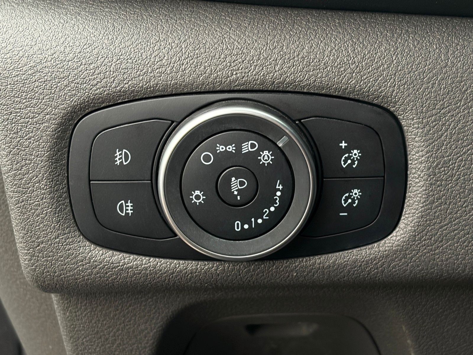 Fahrzeugabbildung Ford Transit Custom 300 L2 H1 Trend Navi Kamera Temp.