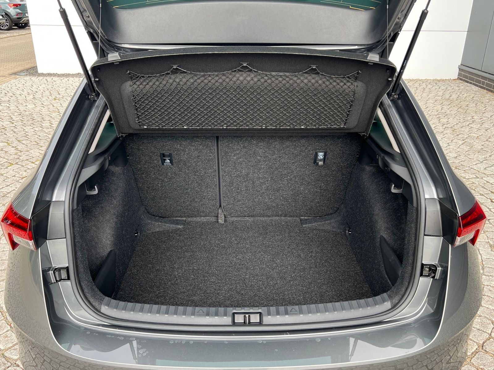 Fahrzeugabbildung SKODA Scala Selection 1.0 TSI DSG *ACC, Sitzhzg., 16'-