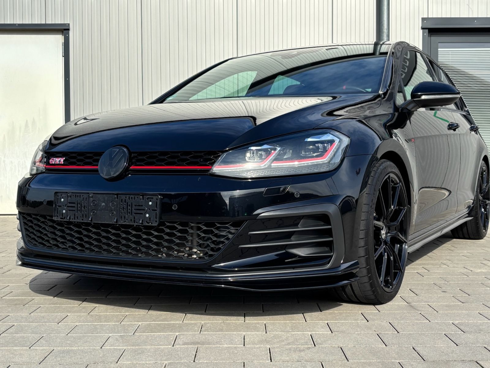 Volkswagen Golf VII GTI TCR Navi Akra LED CarPlay 19zoll