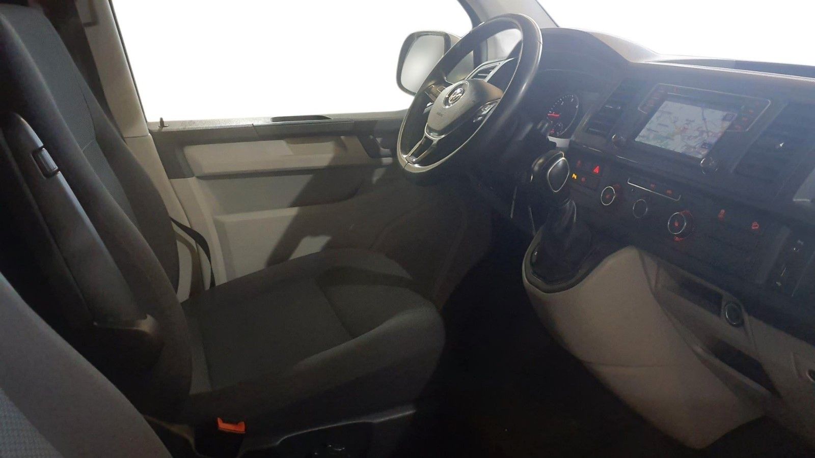 Fahrzeugabbildung Volkswagen T6 Transporter Kasten lang DSG 4Motion LED AHK