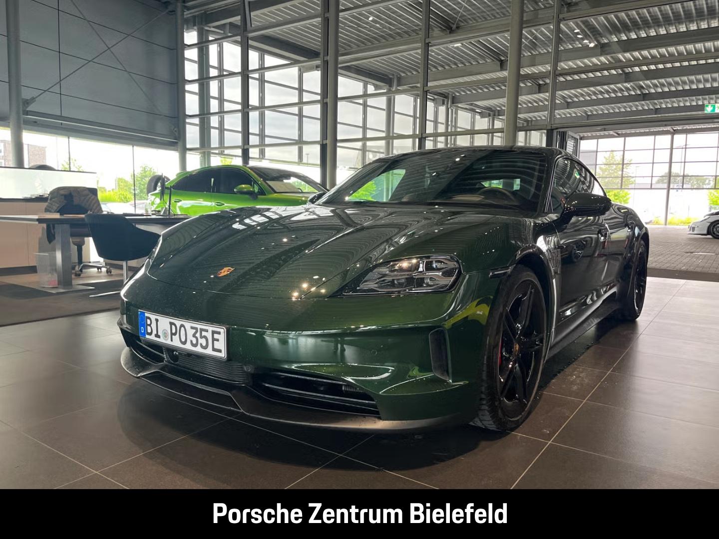Porsche Taycan 4S Surround-View Panorama