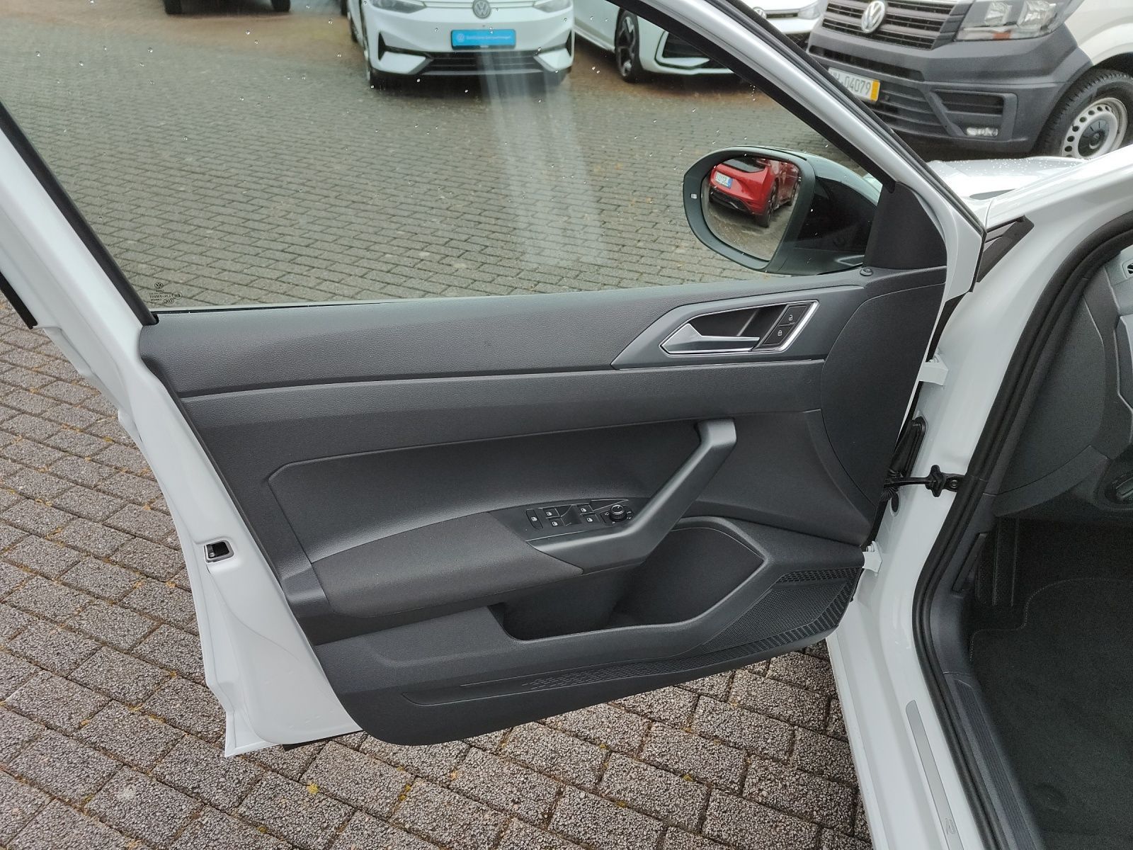 Volkswagen Taigo R-Line 1,5 l TSI Anschlussgarantie 3 Jahre imagem 3