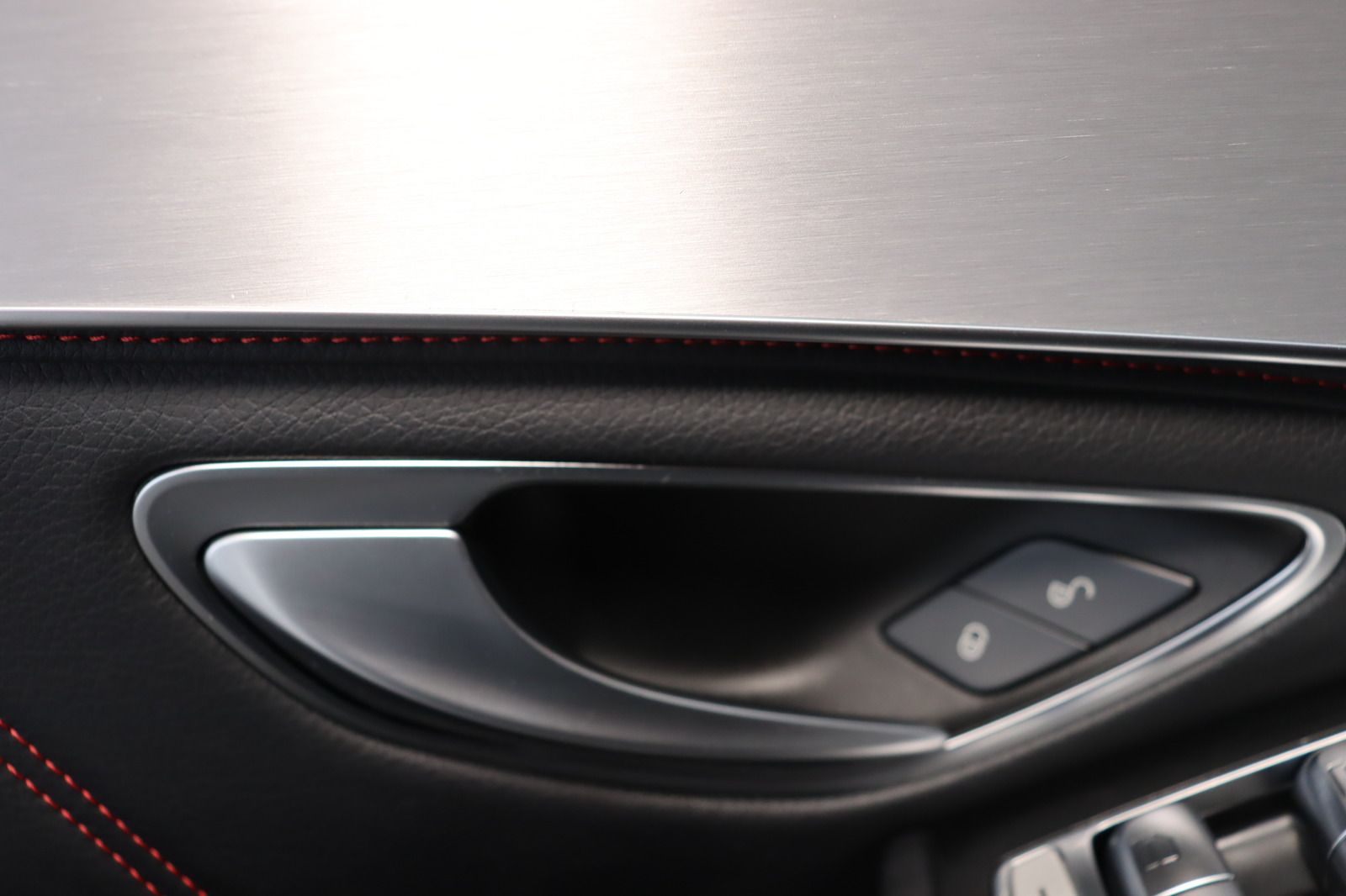 Fahrzeugabbildung Mercedes-Benz C 43 AMG 4Matic * Pano * LED * Parkassist.