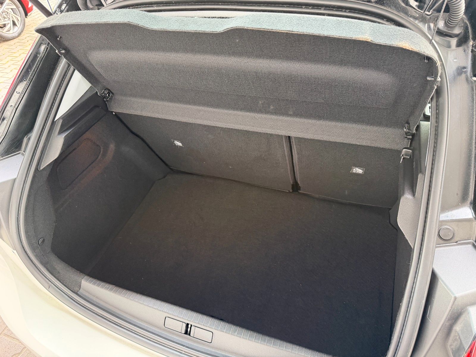 Fahrzeugabbildung Opel Corsa F Edition 100PS PDC/Tempomat!