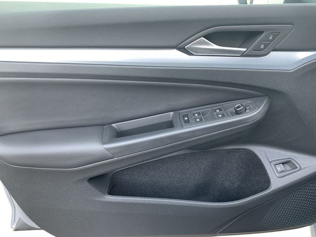 Golf VIII 1.5 eHybrid DSG ENERGY LED+AHK+HUD+DCP