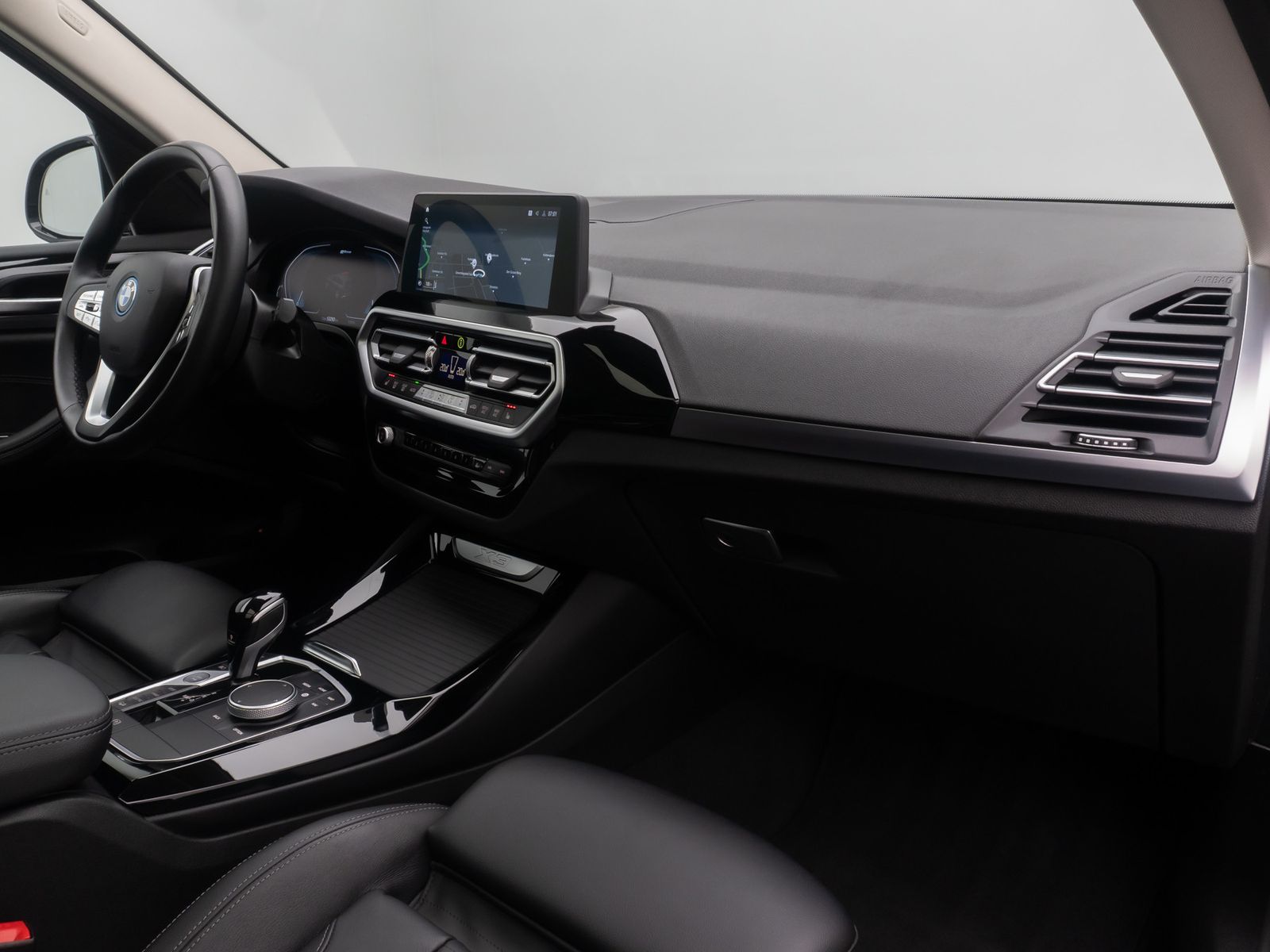 Fahrzeugabbildung BMW X3 xD30e Panorama 360&deg;HUD DAB HiFi AHK Komfort