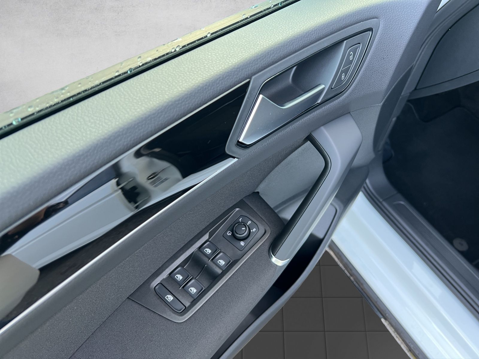 Touran R-Line 1.5 TSI DSG LED*ACC*DCC*Navi