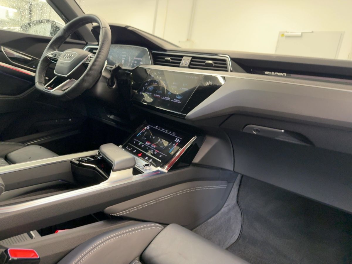 Audi SQ8 e-tron - Bild 14
