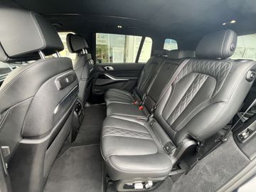 BMW X7 - 11