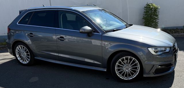 AUDI A3 2.0 TDI S tronic Sportback -S Line