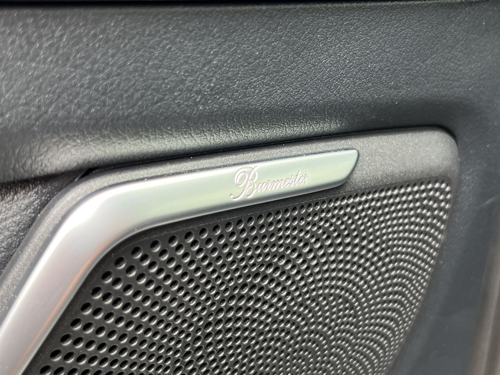 Fahrzeugabbildung Mercedes-Benz V 300 d EDITION AMG-LINE*lang*AHK*LED*9G-TRONIC*