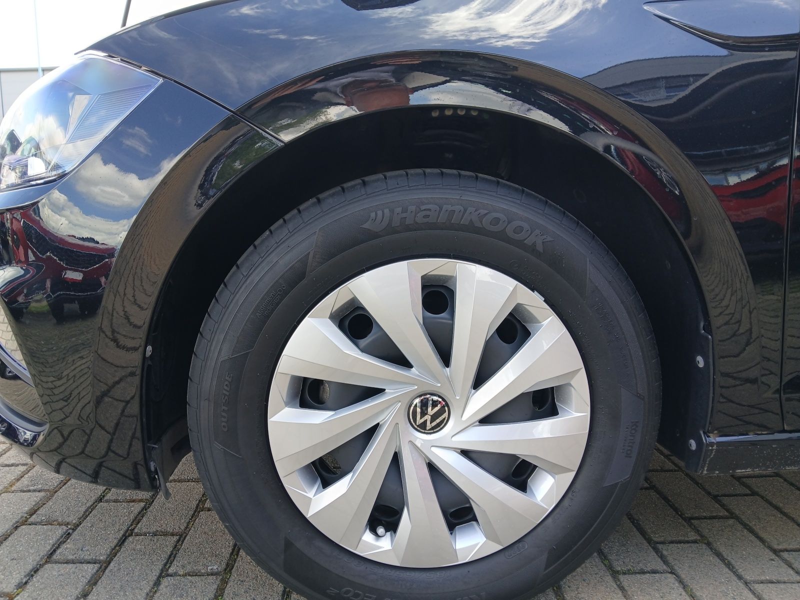 Fahrzeugabbildung Volkswagen Polo Comfortline 1.0 TSI Navi Klima PDC SH