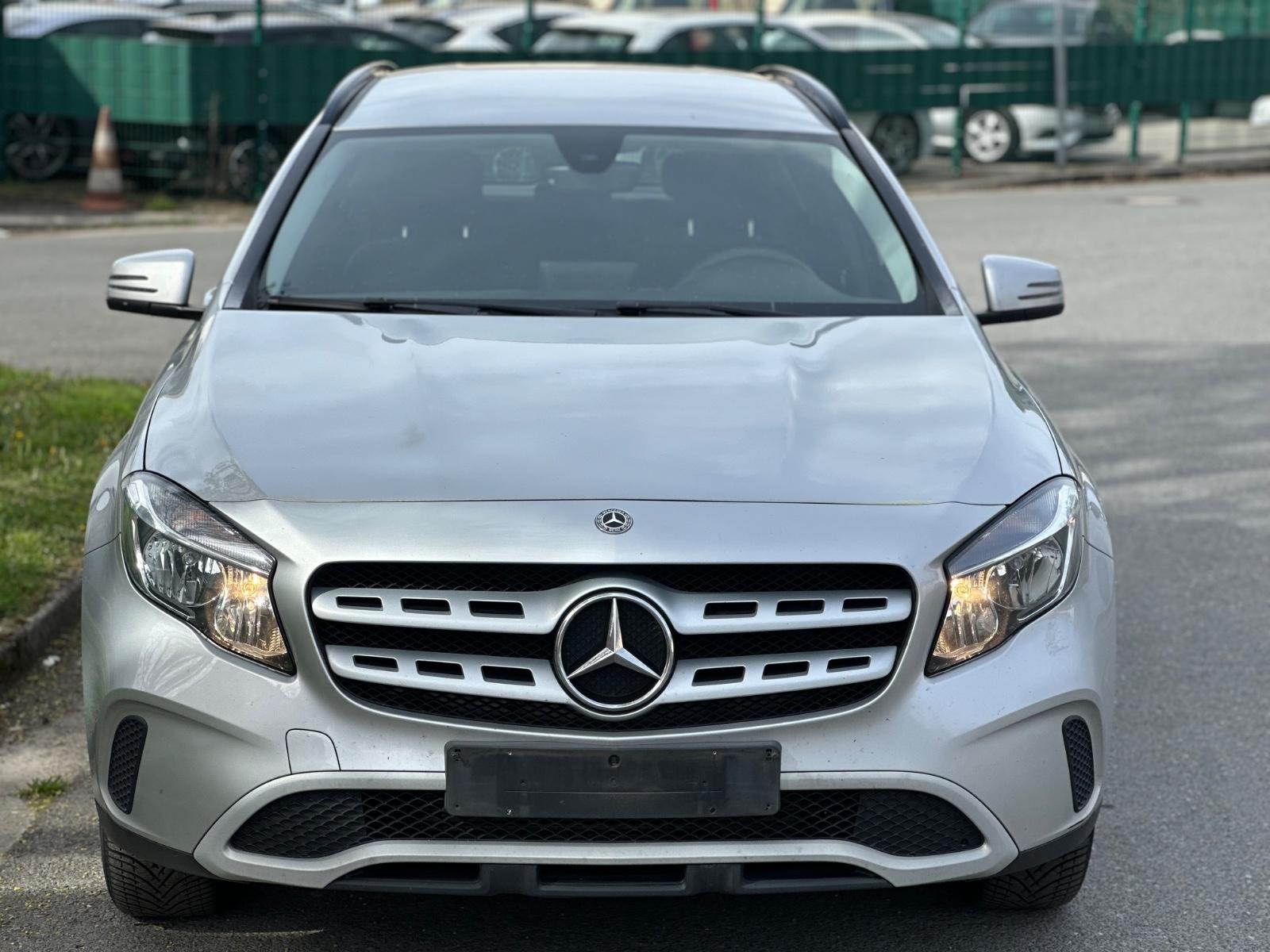 Mercedes-Benz GLA 180d* Navi*Cam*Automatik*Keyless*
