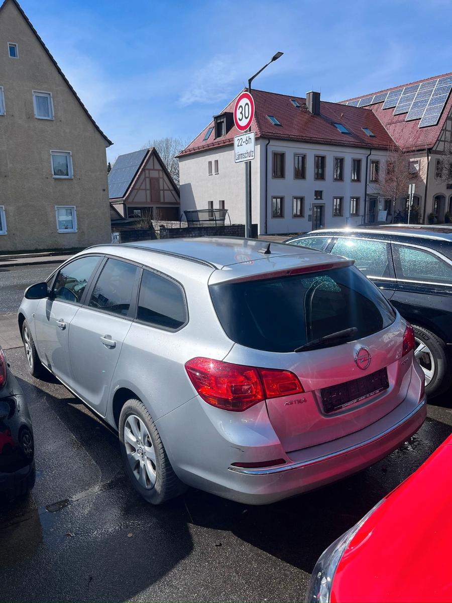 Opel Astra J Sports Tourer Style 1,4*NAVI*KAMERA*EU6*