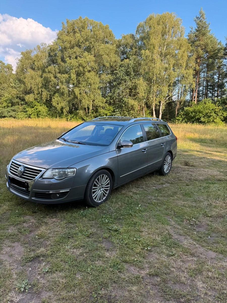 Volkswagen Passat 2007 — rear view