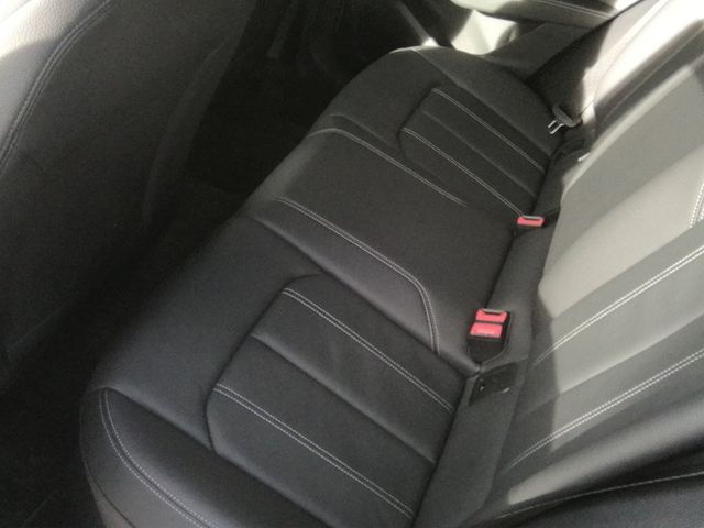 Q2 35 TFSI edition one, Navi, Optik Schwarz, Sou