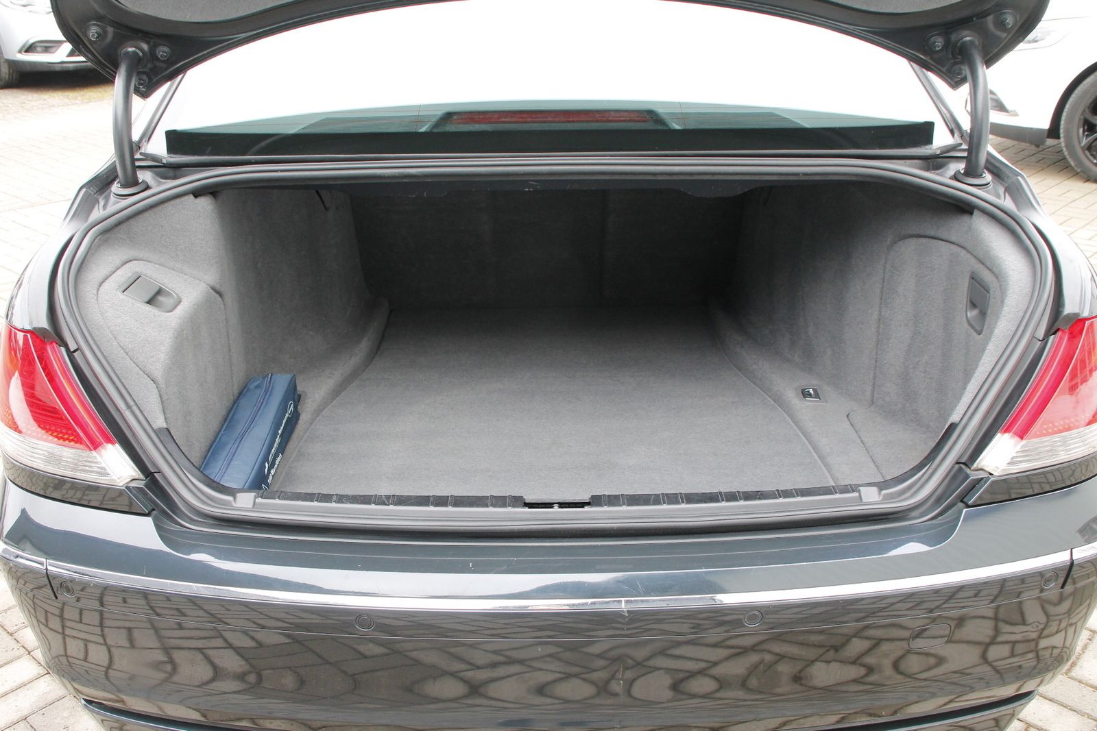 Fahrzeugabbildung BMW 740 (E65/E66) 740Li Individual