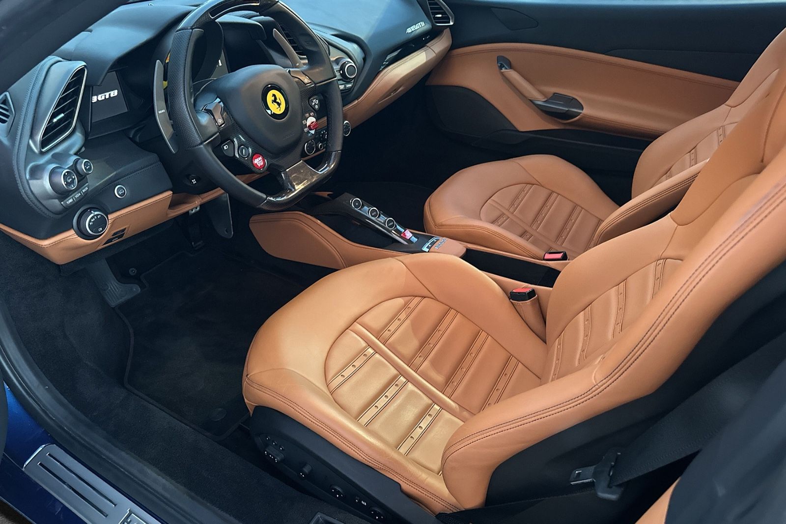 Fahrzeugabbildung Ferrari 488 GTB*Carbon*Daytona*Lift*dt.Fzg*Blu TDF