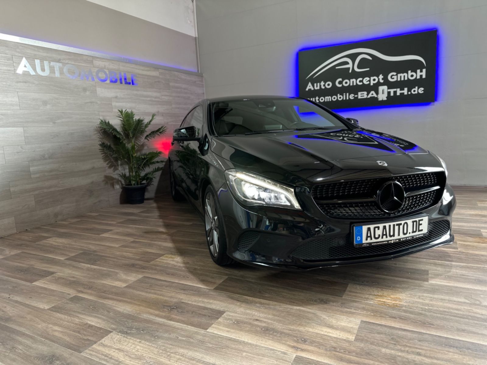 Fahrzeugabbildung Mercedes-Benz CLA 220 ShootingBrake*Black-Pa*4Matic*LED *Ambi