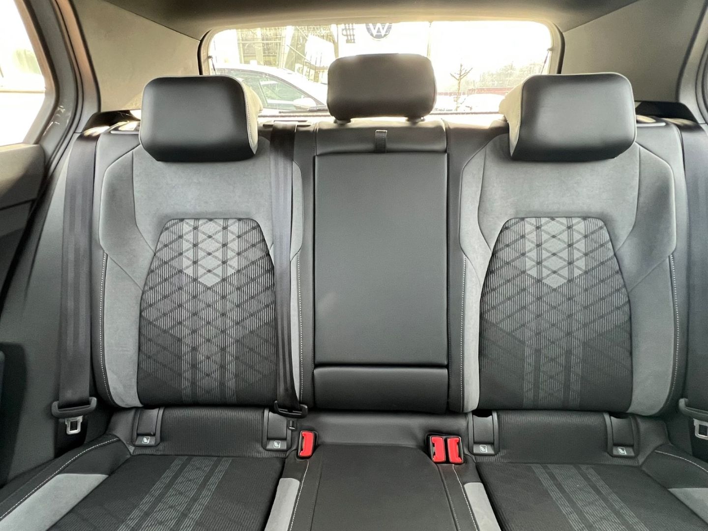 Golf 1.5eTSI R-Line AHK*ASSIST*H&K*BUSINESS*1HD!