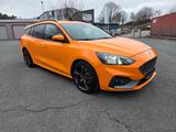 Ford Focus 2,3 EcoBoost ST Turnier ST - Ford Focus: Orange, ST