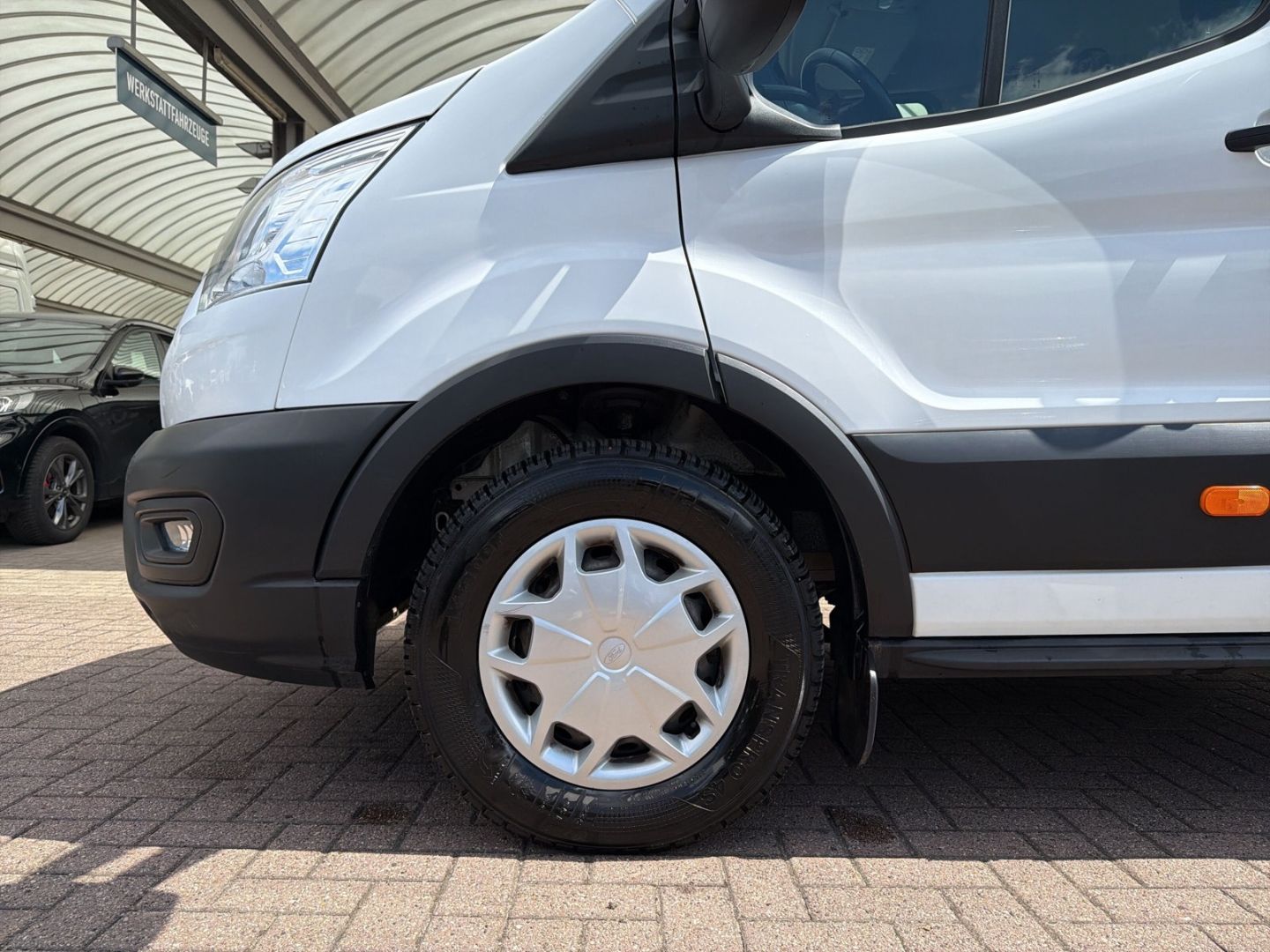 Fahrzeugabbildung Ford Transit Pritsche 350 L3 Doppelkabine Trend AHK D