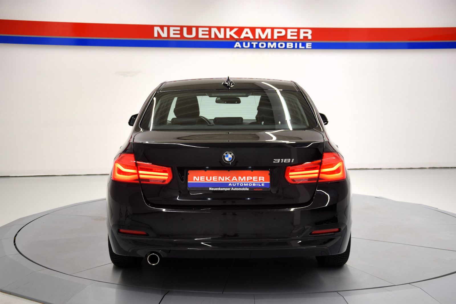 Fahrzeugabbildung BMW 318i Advantage Automatik Klima Alu PDC Navigatio