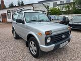 Lada Taiga Urban 4x4*TÜV 04.2027*AHK* - Lada Taiga mit Benzin-Antrieb: Allradantrieb, Geländewagen