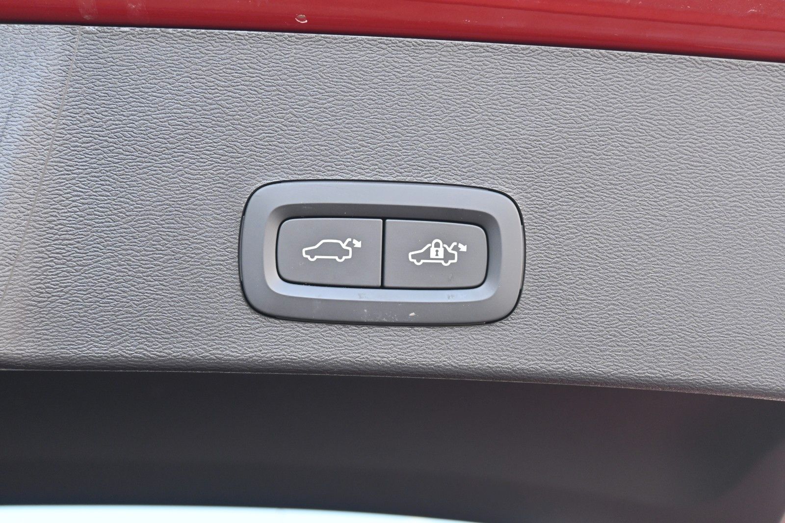 Fahrzeugabbildung Volvo XC40 B3 Plus Dark*LED*PANO*360*H&K*BLIS