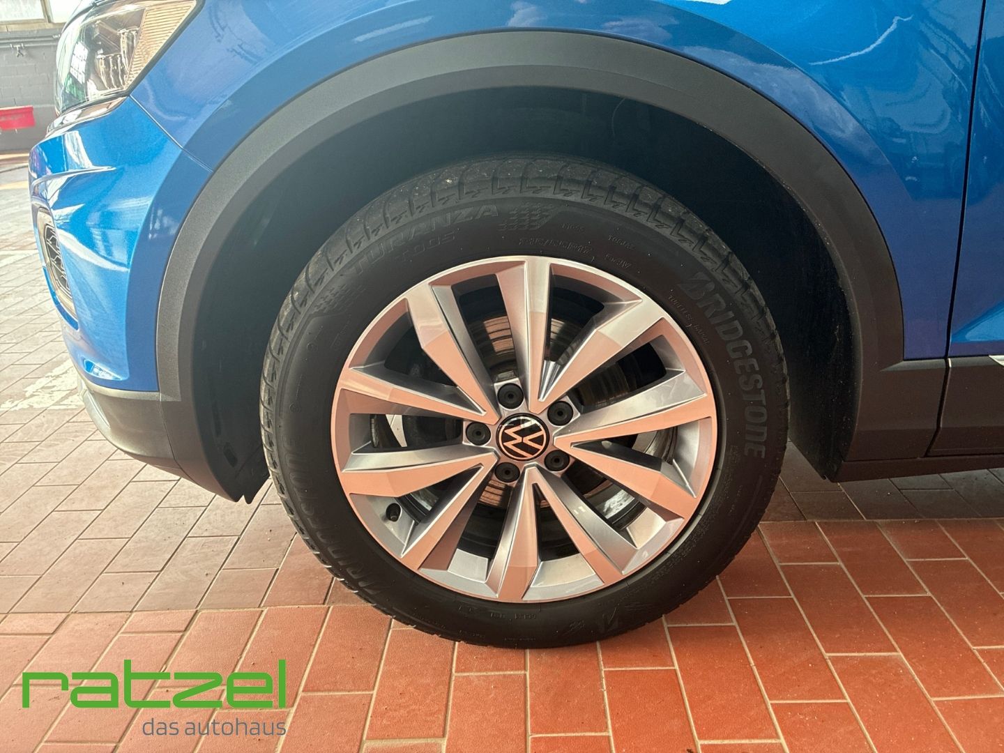 Fahrzeugabbildung Volkswagen T-Roc Style 2.0 TDI Navi Kamera ACC LED El. Heck